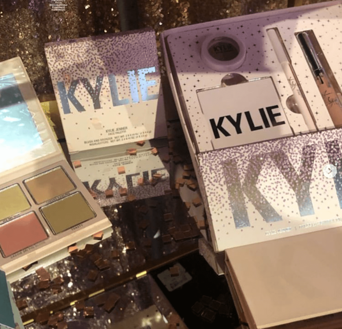 Kylie Cosmetics 2019 年节日系列