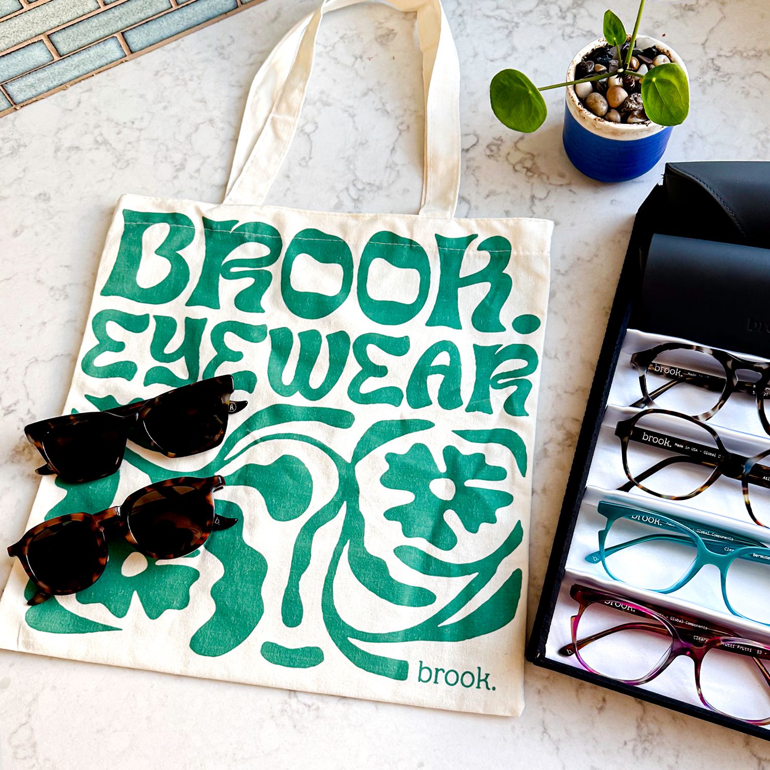 Brook Eyewear x tendlyn