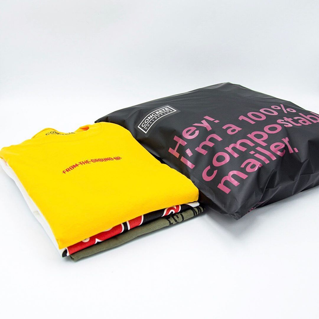 T-Shirts und Versandtasche