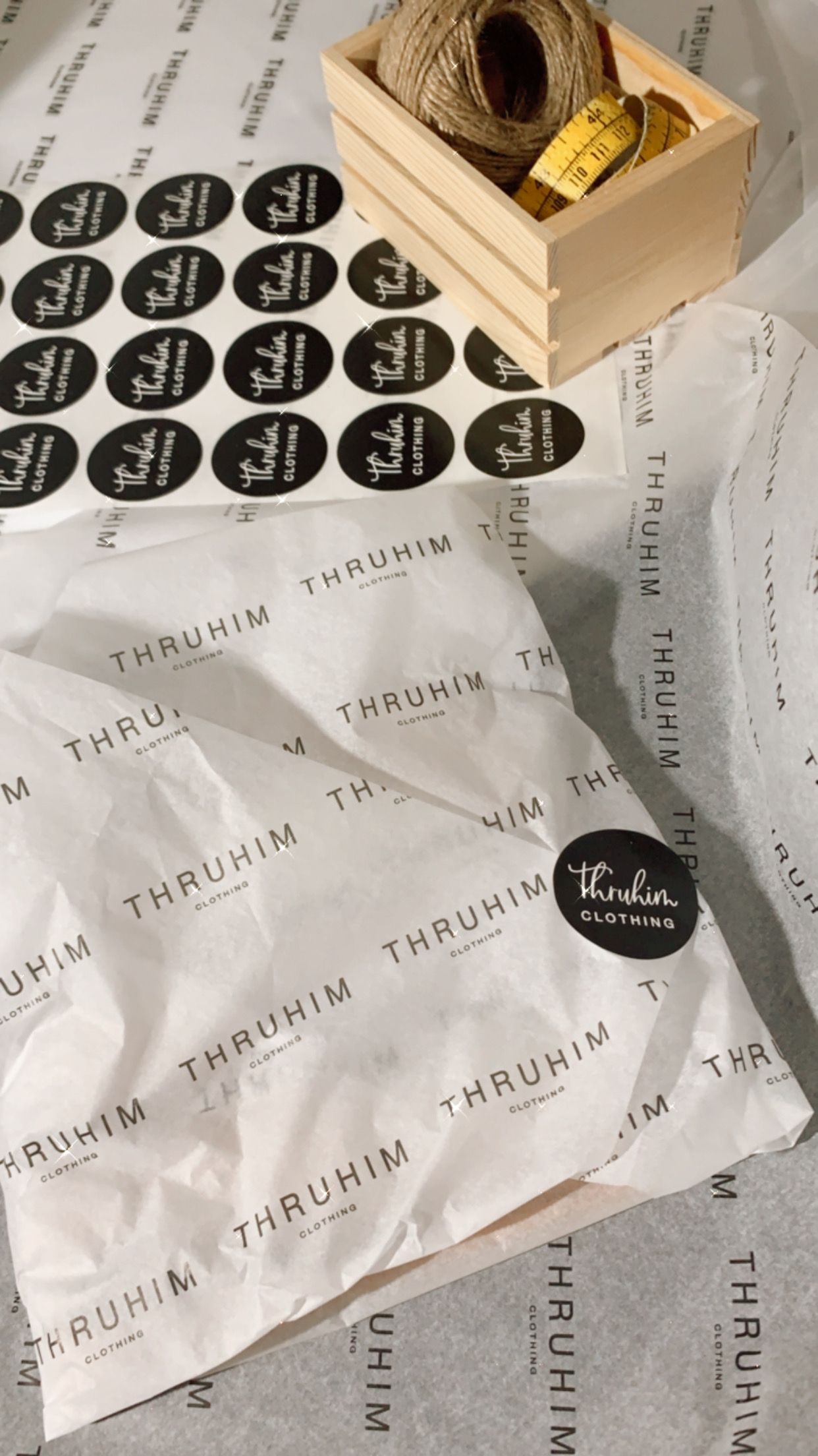 Thruhim Clothing: إظهار الإيمان بطريقة راقية وعصرية